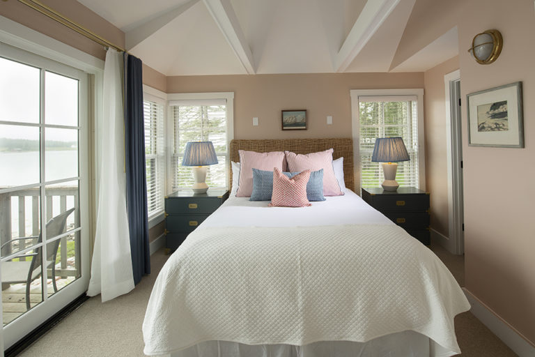queen bedroom with deck in Ocean House