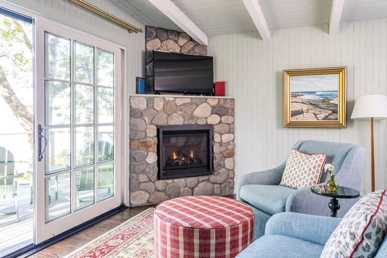 bungalow seating and fireplace